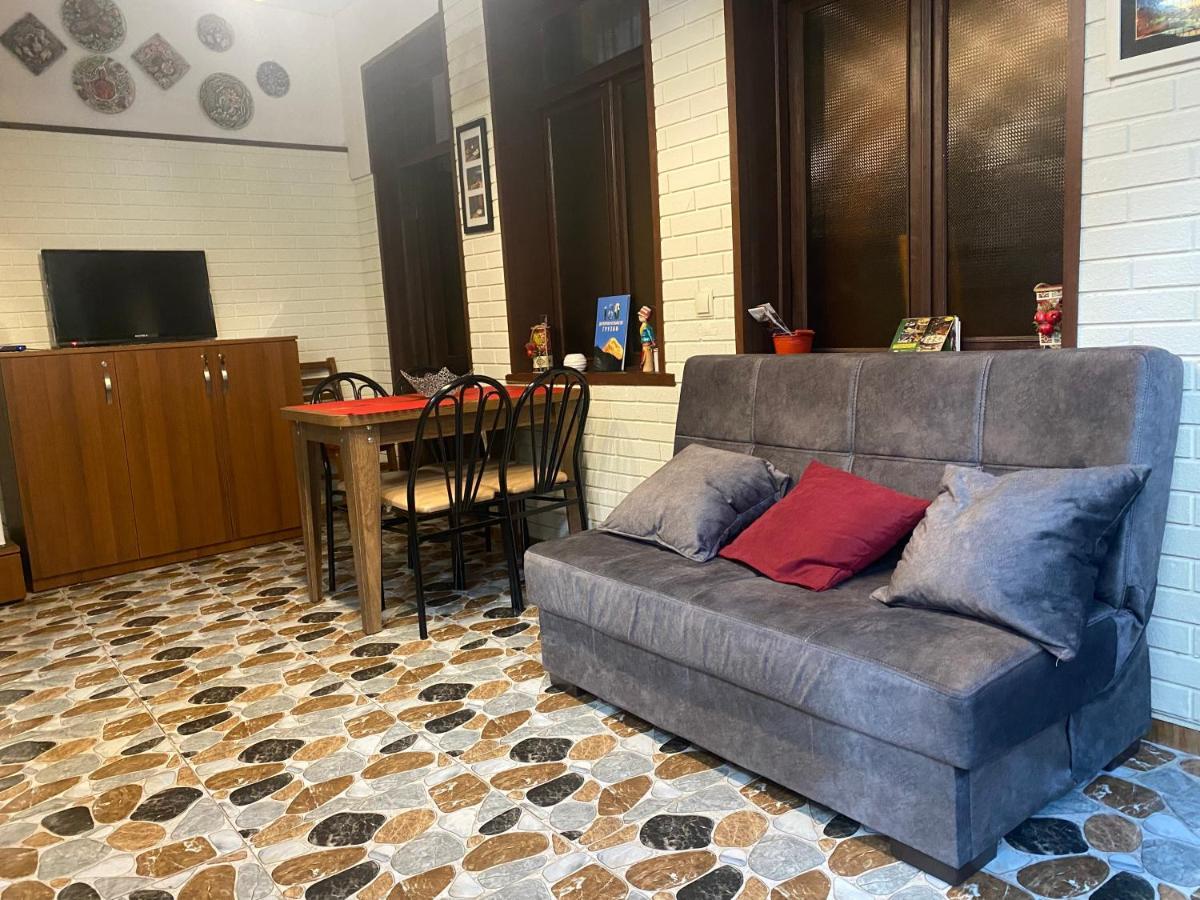 Lovely Apartment Tbilisi Bagian luar foto